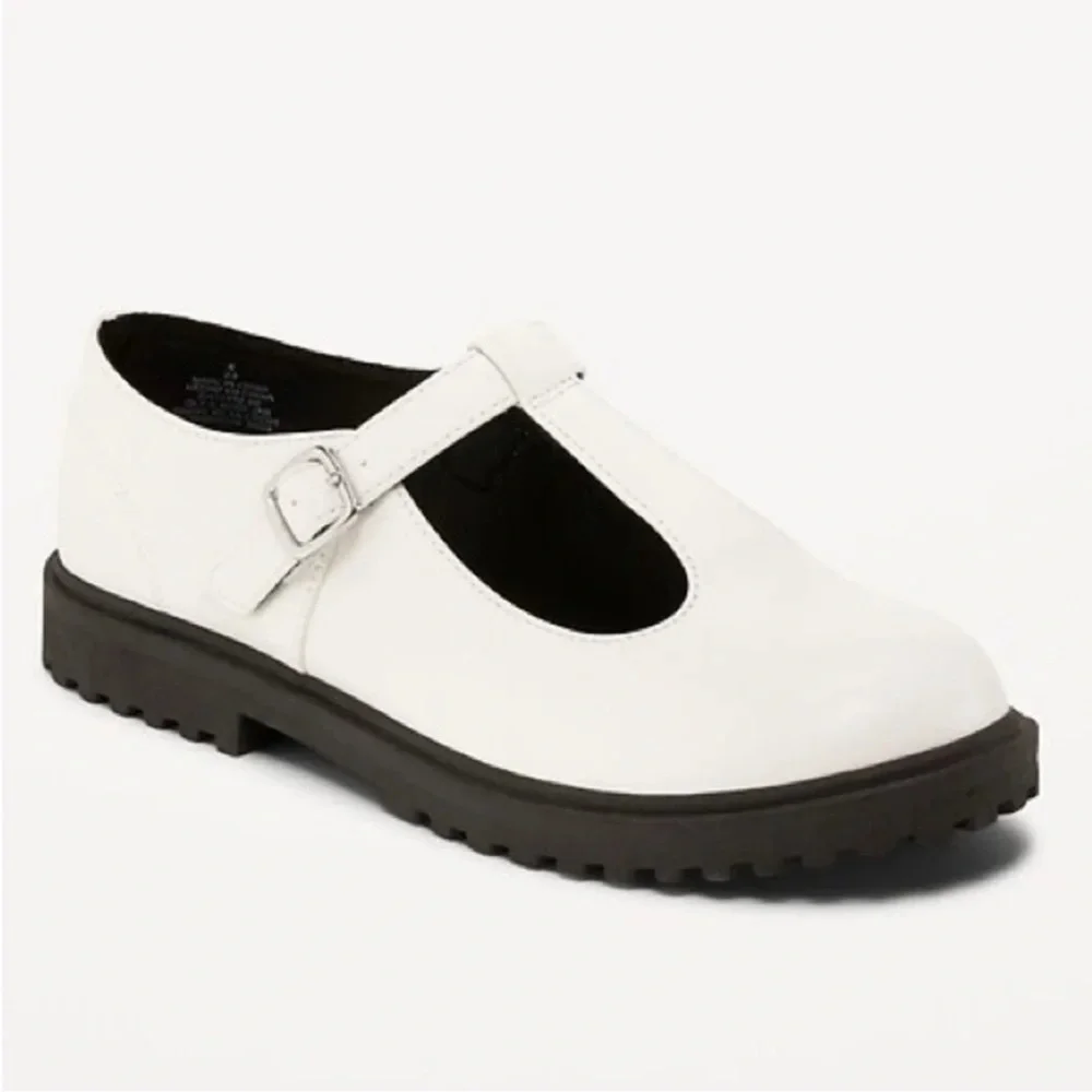 NWT Old Navy Mary-Jane Shiny Black and White Closed Toe Shoes Faux Leather Girls